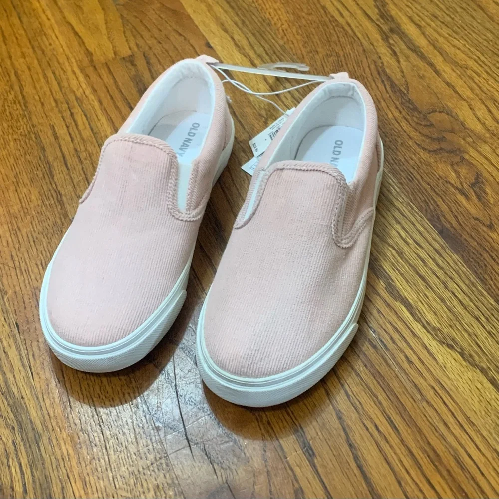 Old Navy Chambray Slip-On Sneaker Shoes NWT Girls Size 4 Smoke Free Home